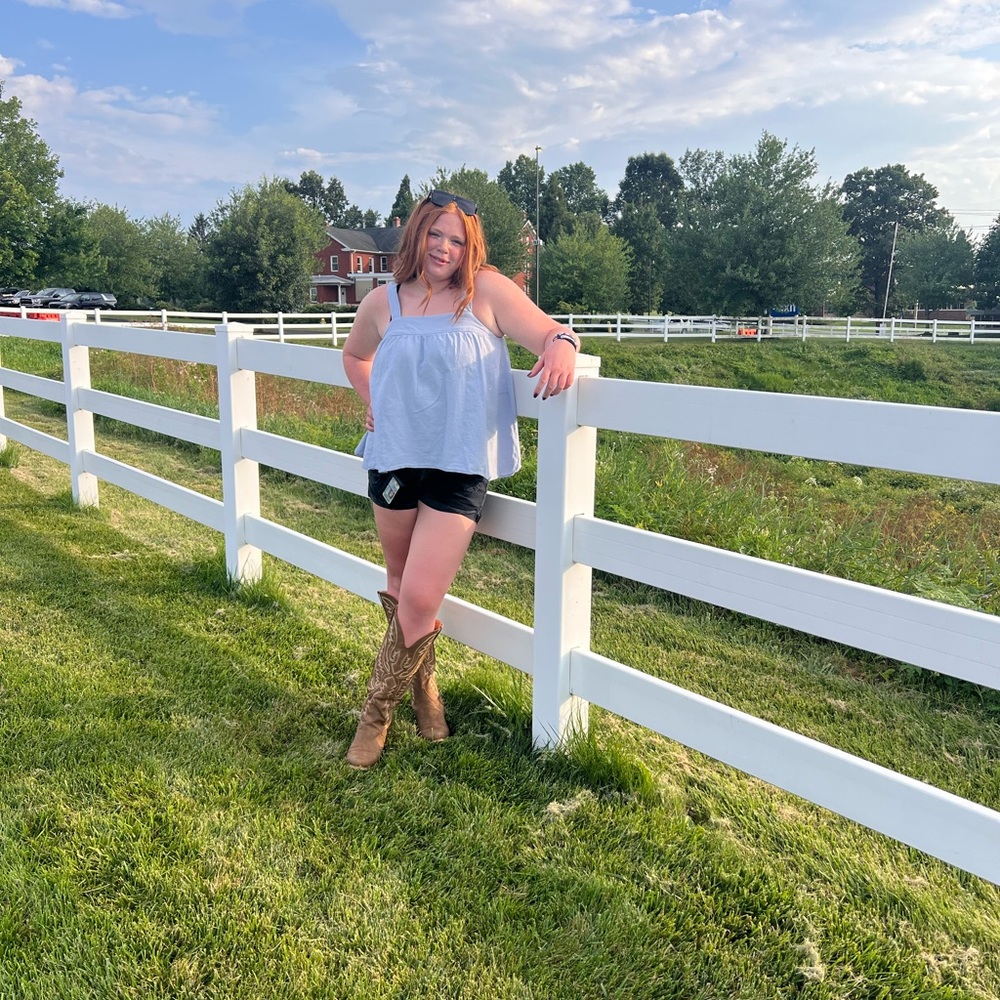 Meet your Posher, Kaylie